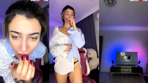 Tango Açi Kaşar Odasında Soyunup Poz Veriyor Sigara İçerek Tahrik Ediyor