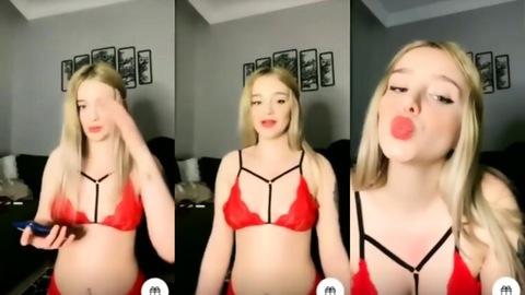 Ceydaria kırmızı iç çamaşırıyla webcamde azgın pozlar veriyor