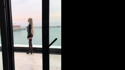 nicekaroliny onlyfans'ta dildosunu emip amını parmaklıyor
