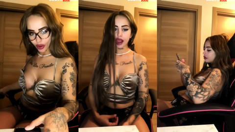 Shawty dövmeli vücuduyla telefonla oynarken azgın bakışlar atıyor