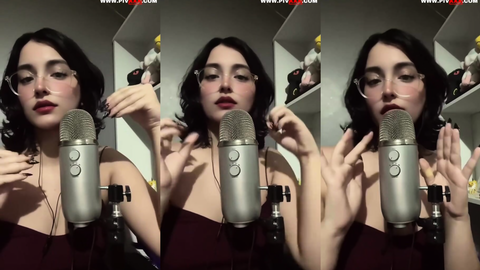 Senadeska ASMR mikrofonu okşayıp yalıyor