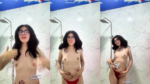 ayça çağan duşta göğüslerini sıkıp tangasını açtı