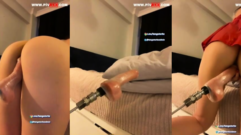 beyaz şarap tangoda dildoyu götüne sokup çıkarıyor