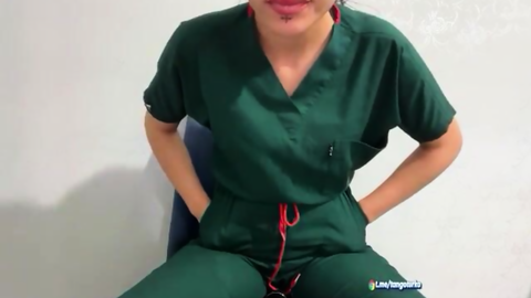 cansu keser tangoda hemşire kıyafetiyle soyunup vibratör sokuyor