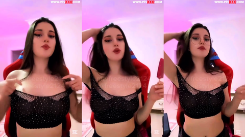zeynepiksy canlıda saçını kaldırıp lolipop yalıyor