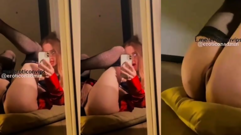 nupelda tango aynada amını açıp okşuyor