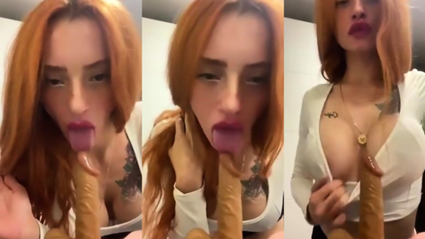 nupelda tango dildoyu yalayıp memelerine sürüyor