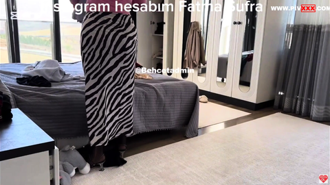 Fatma ile Her Telden'de zebra etekli hatun vakumla eğilip azdırıyor