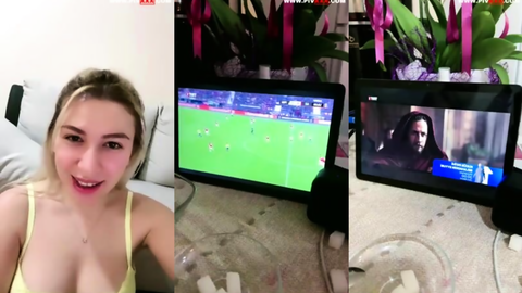 study sarışın türk kızı webcamde azgın pozlar veriyor