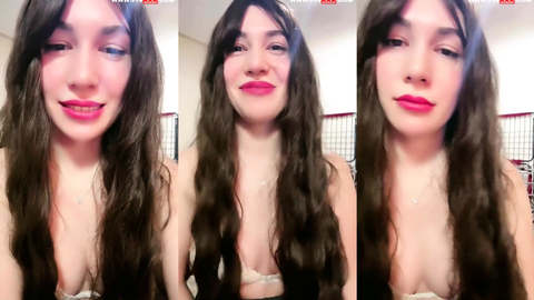 study'nin seksi webcam teasingi ile azgın bakışlar