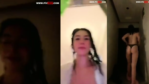 laliberta duşta saçını maviye boyayıp çıplak poz veriyor