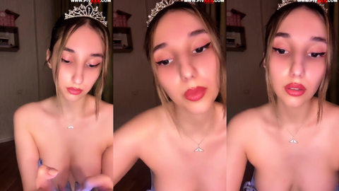tango laura taçlı halde memelerini açıp okşuyor