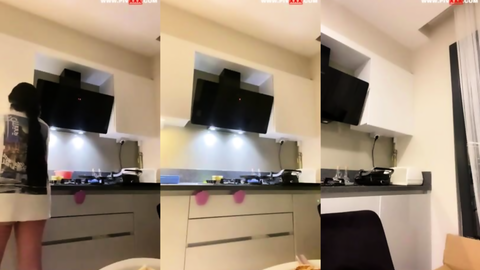 zemheri tango mutfakta tost pişirip kıçını sergiliyor