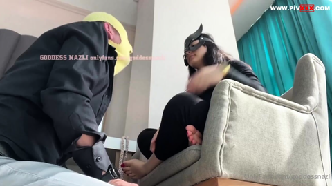 SEANSA BAŞLARKEN KÖLEYİ BİRAZ TOKATLA BİRAZ TABANLA ISITIRIM