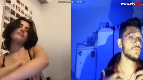 Omegle'de Karşısına Çıkan Kızı Konuşarak Azdırdı!